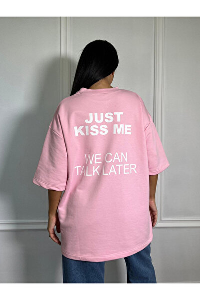 CC STORE Tricou tip oversized JUST KISS, cu imprimeu statement pe spate