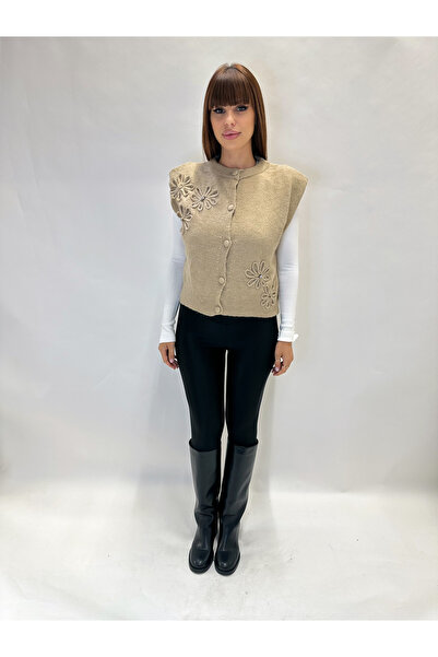 IFASTFASHION Women's knitted vest with appliquéd flowers and buttons - elegant model for autumn-winter