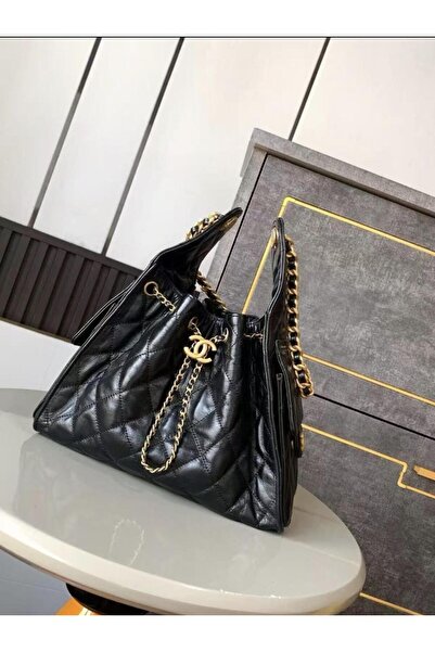 Generica شنطة نسائية بحجم متوسط ممتازة