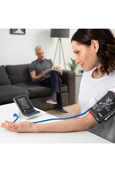 Braun Braun ExactFit™ 3 Upper Arm Blood Pressure Monitor with Clinical Accuracy, 2 Displays, and Optimal Comfort