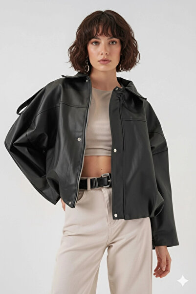 hazelin Γυναικείο μαύρο μπουφάν από συνθετικό δέρμα με φερμουάρ και τσέπες στο πλάι HZL25W-BD110551