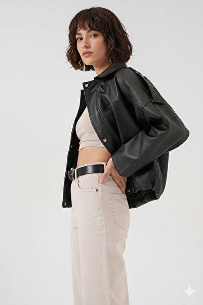 hazelin Γυναικείο μαύρο μπουφάν από συνθετικό δέρμα με φερμουάρ και τσέπες στο πλάι HZL25W-BD110551