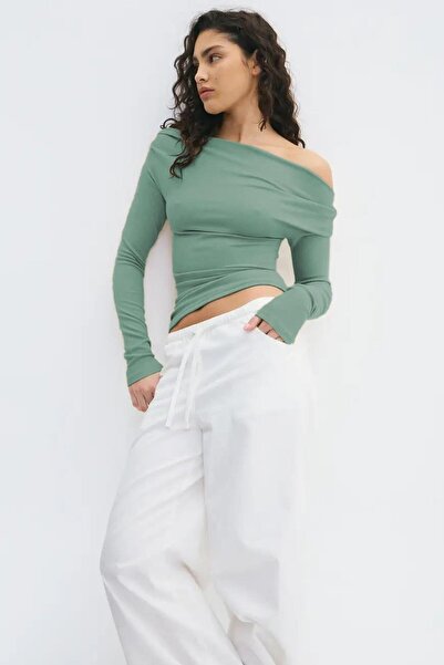 Madmext Haki Kadın Off Shoulder Uzun Kollu Bluz MG2567