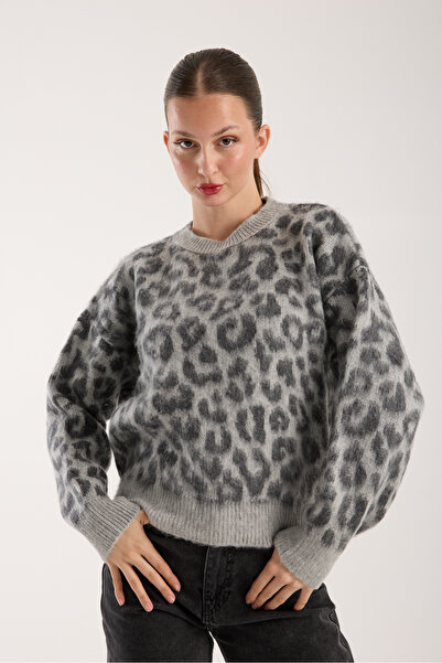 ŞEYDA ERTEM PULOVER CU MODEL LEOPARD GRI CU Gât Bicicletă