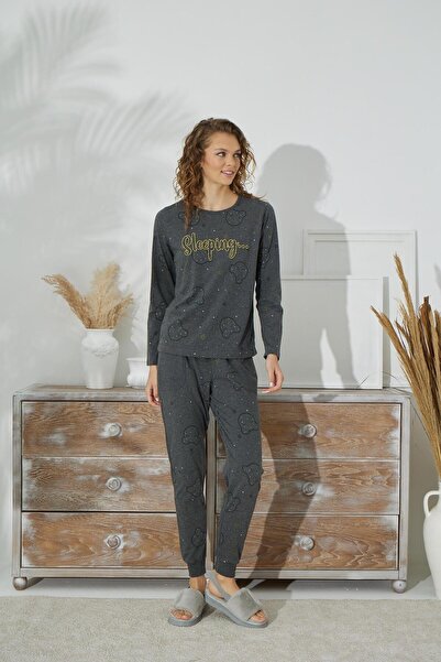 Sevim Kadın Füme Renk Uzun Kollu Bisiklet Yaka Baskılı Pijama Takımı C5T5N251