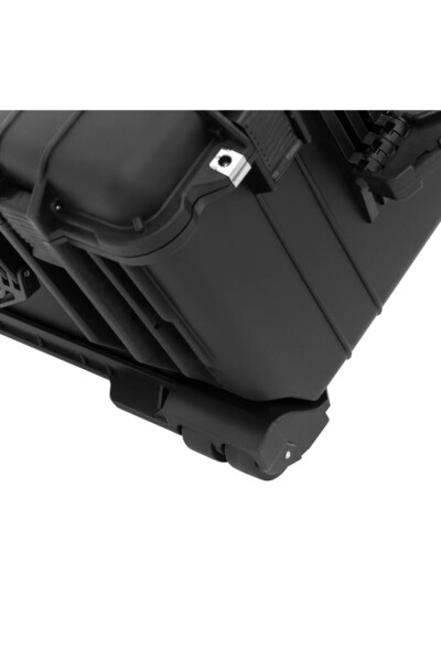 Other Protective transport case on wheels with retractable handle 79 x 59.5 x 36.5 cm 123 l