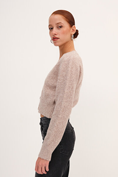 Addax Плетен кардиган с V-образно деколте и копчета H2479