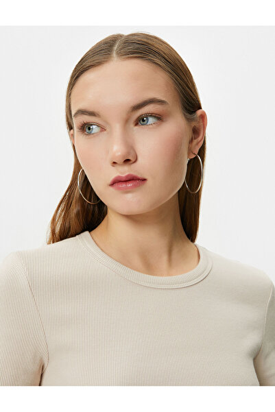 Koton Основна тениска Slim Fit, памук с къси ръкави и кръгло деколте