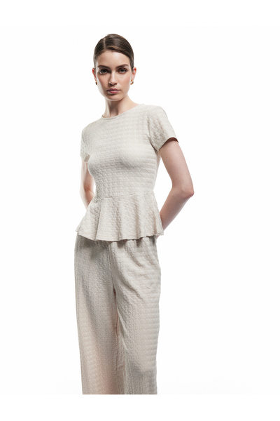 Koton تي شيرت بيبلوم بأكمام قصيرة وياقة دائرية من القماش المجعد