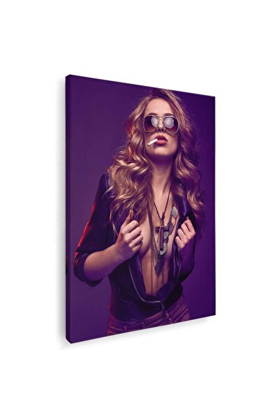 Tablou Canvas Tablou femeie cu tigara in gura si ochelari, cod 4326