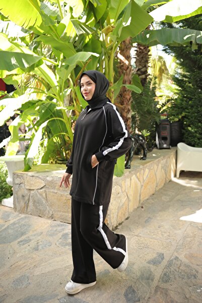 Wovi Hijab Tracksuit Set with Zipper