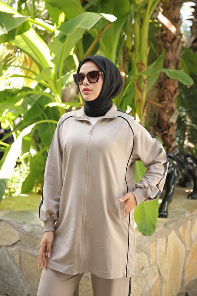 Wovi Hijab Tracksuit Set with Zipper