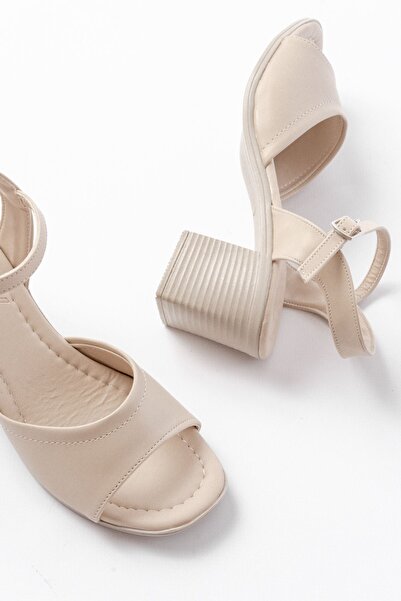 Budi K-13 Beige Daily Heeled Women's Sandals