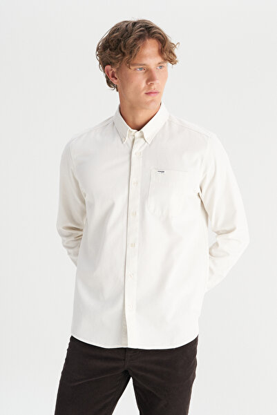 WRANGLER قميص بيج مصنوع من القطن بنسبة 100% بقصة عادية وتفاصيل جيوب