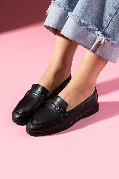 FUGA MODA حذاء ماركيز ذو اللون الأسود ذو الإبزيم من نوع لوفر باليه كاجوال