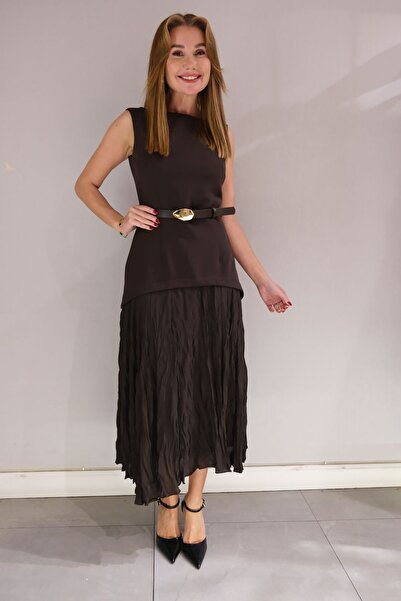 Marvel butik فستان مارفل 3120 بدون أكمام مع حزام خصر وقصة ضيقة وياقة قارب