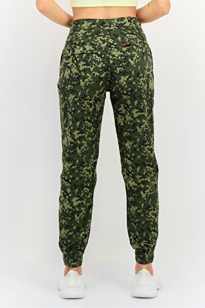 Levi's Women Regular Fit Camouflage Stretchable Jogger Pants, Multicolor