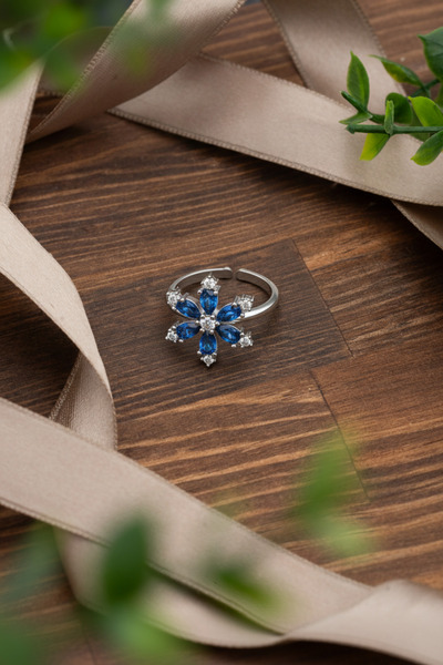 Roza Silver 925 Ayar Safir Taşlı Rodyum Lotus Çiçeği Ayarlanabilir Gümüş Yüzük