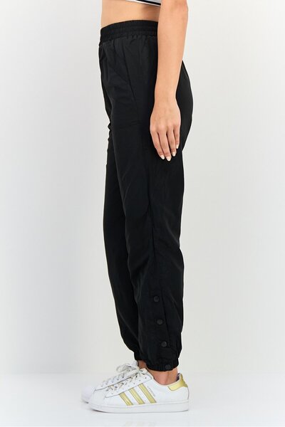 Forever 21 Women Regular Fit Solid Jogger Pants, Black