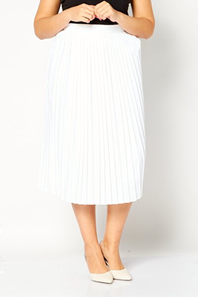 Lacoste تنورة ميدي كاجوال مطوية بقصّة قصة ضيقة للنساء، باللون الأبيض