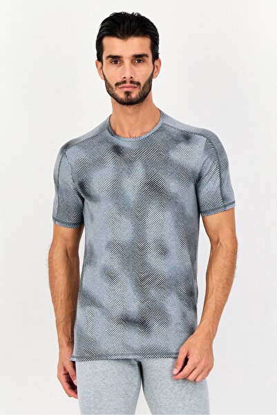 Under Armour Men Sportswear Fit Short Sleeve Outdoor T-Shirts, Multicolor