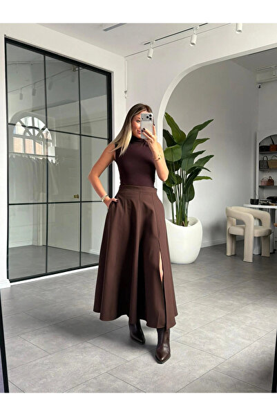 KÜBRA SÖYLEMEZ BOUTİQUE تنورة بتفاصيل شق بني اللون
