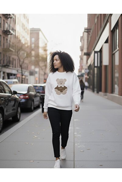 iyzi Crew Neck Sweatshirt with Detailed Embroidery, Oversized, Very Cool Sweatshirt