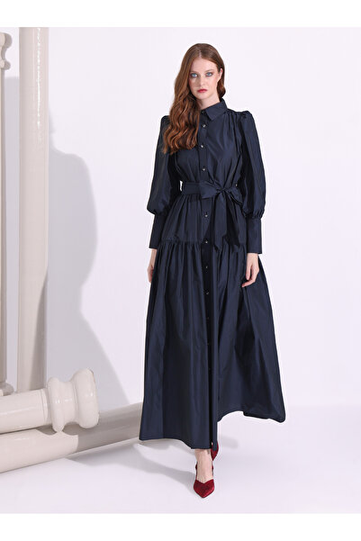 Store Wf فستان ماكسي من التافتا الكحلي بأزرار كريستالية