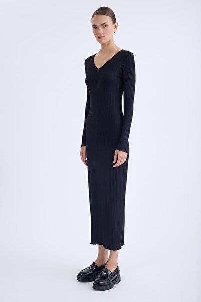 Vitrin Φόρεμα με μακρύ μανίκι με λαιμόκοψη σε σχήμα V