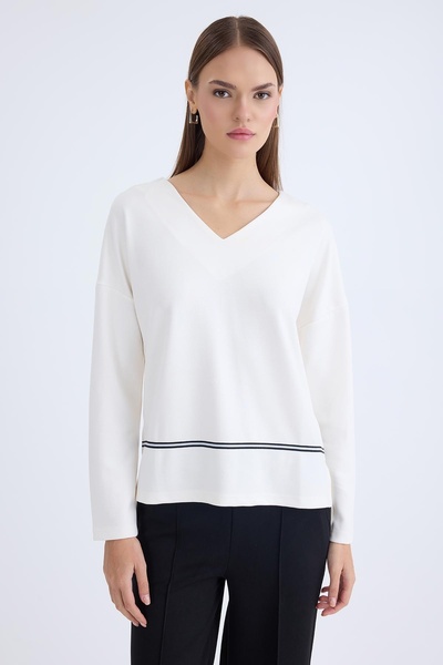 Vitrin V Yaka Şerit Detaylı Uzun Kol Bluz
