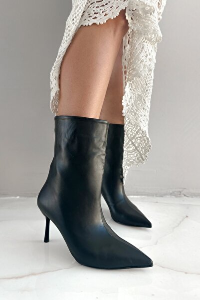 Shoebutik Lana Siyah Deri Bol Kesim KadınTopuklu Boti