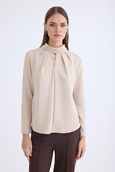 Vitrin Önü Detaylı Uzun Kol Bluz