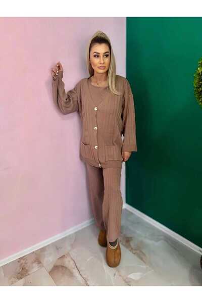 Intisimo Costum tricotat pentru femei, trei piese, nasturi, roz pudrat