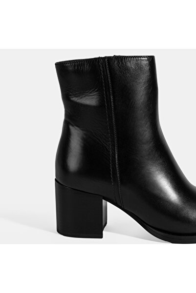 Desa Kadın Siyah Kalın Topuklu Deri Bot