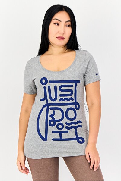 Nike Women Sportswear Fit Short Sleeve Outdoor T-Shit, Grey