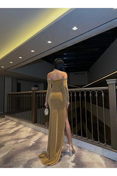 Modafeminen Βραδινό φόρεμα Y άνοιγμα με ελαστικό ύφασμα χωρίς τιράντες, κεντημένο με πέτρες στον ώμο 583054 GOLD