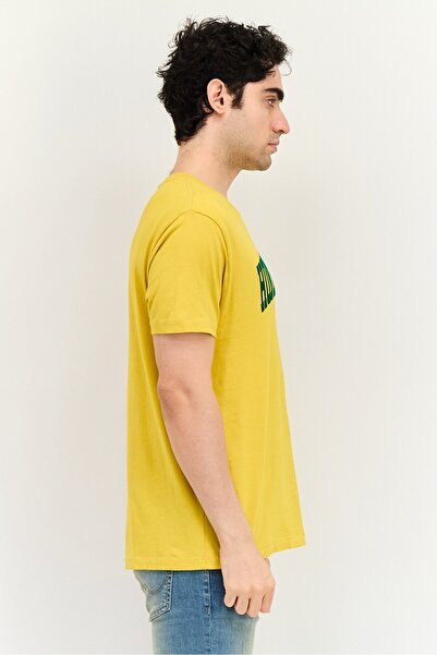 Levi's Men Crew Neck Short Sleeve Graphic Print T-shirt, Yellow