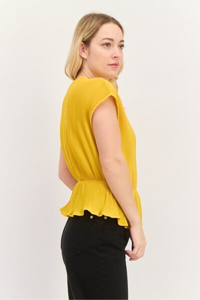 Levi's Redloop by Levis Women V Neck Short Sleeves Textured Top, Yellow