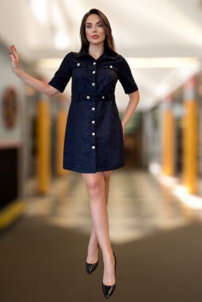 Moda Amore فستان نسائي من قماش شانيل بياقة قميص وأزرار أمامية وتفاصيل حزام وأ...