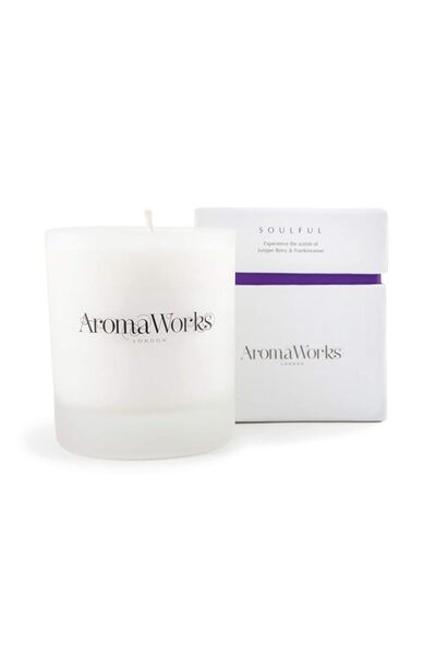 Generic شمعة شمع الصويا الروحية من أروما ووركس لندن - روائح اللبان وتوت العرعر والباتشولي - استرخِ