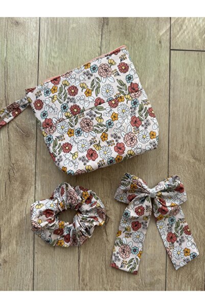 White Alamode Flower Patterned Gift Bag Bagel Buckle and Bow Buckle Set