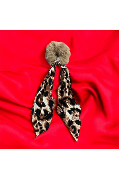 Store Leopard patterned plush bagel buckle