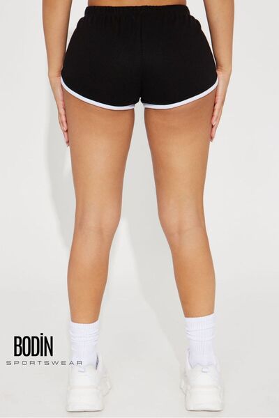 bodin Kadın Pamuklu Kumaş Beyaz Biyeli Yırtmaçlı İpli Bağcıklı Kısa Mini Şort