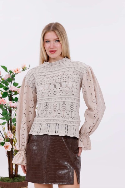 Pulli Collection Fisto Detailed Lace Blouse