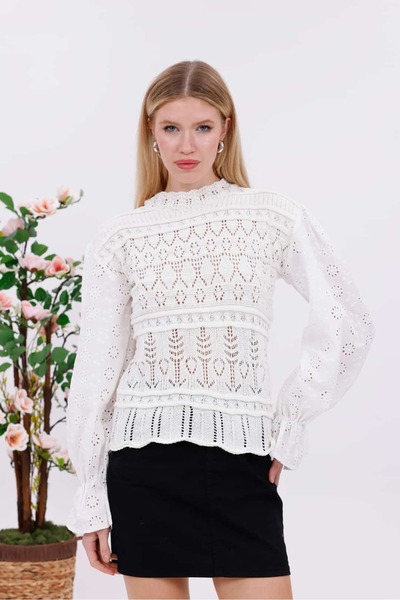 Pulli Collection Fisto Detailed Lace Blouse