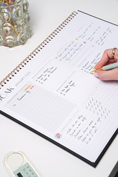 Matt Notebook 2026 Masaüstü Planlayıcı Takvim 25x35 cm - Siyah