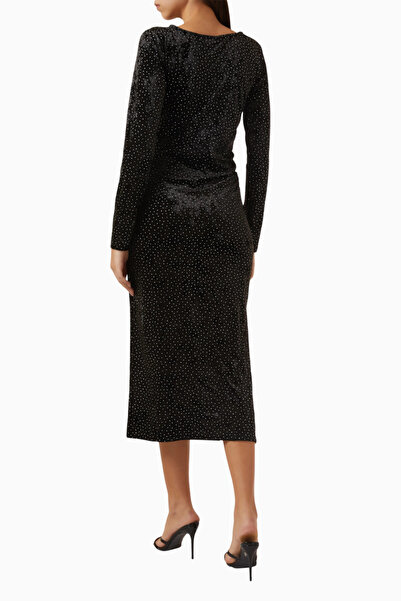 YAS Yastillia Taş Detaylı Siyah Kadife Elbise, Zarif ve Şık Siluet