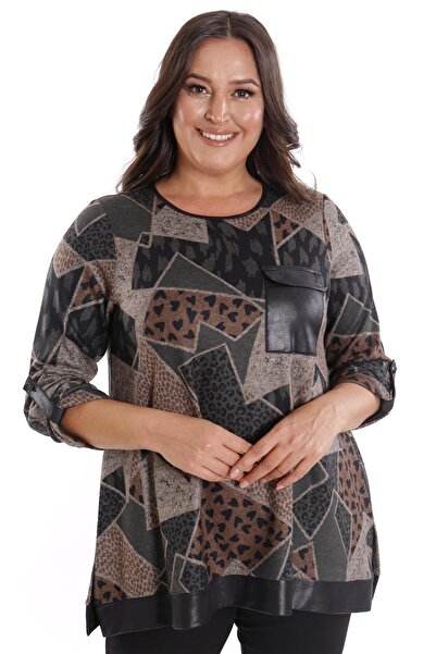 SERTUĞ Trend42plus Μπλούζα χακί με γεωμετρικό σχέδιο μεγάλου μεγέθους με δερμάτινες τσέπες