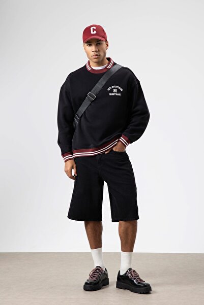 VAMOSCLO Oversize Collar Embroidery Detailed Sweatshirt Black
