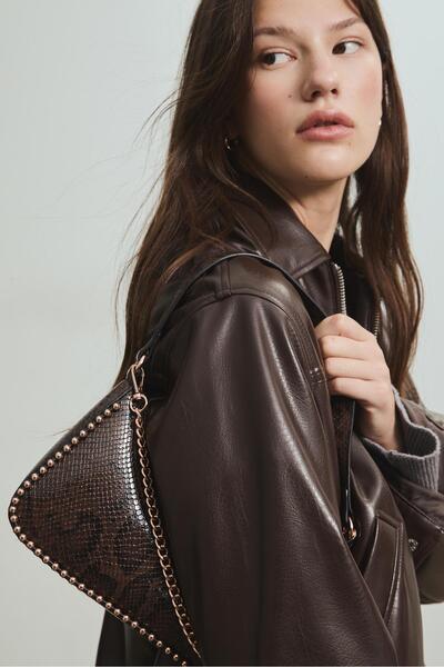 Stradivarius Hayvan desenli suni deri boncuklu omuz çantası